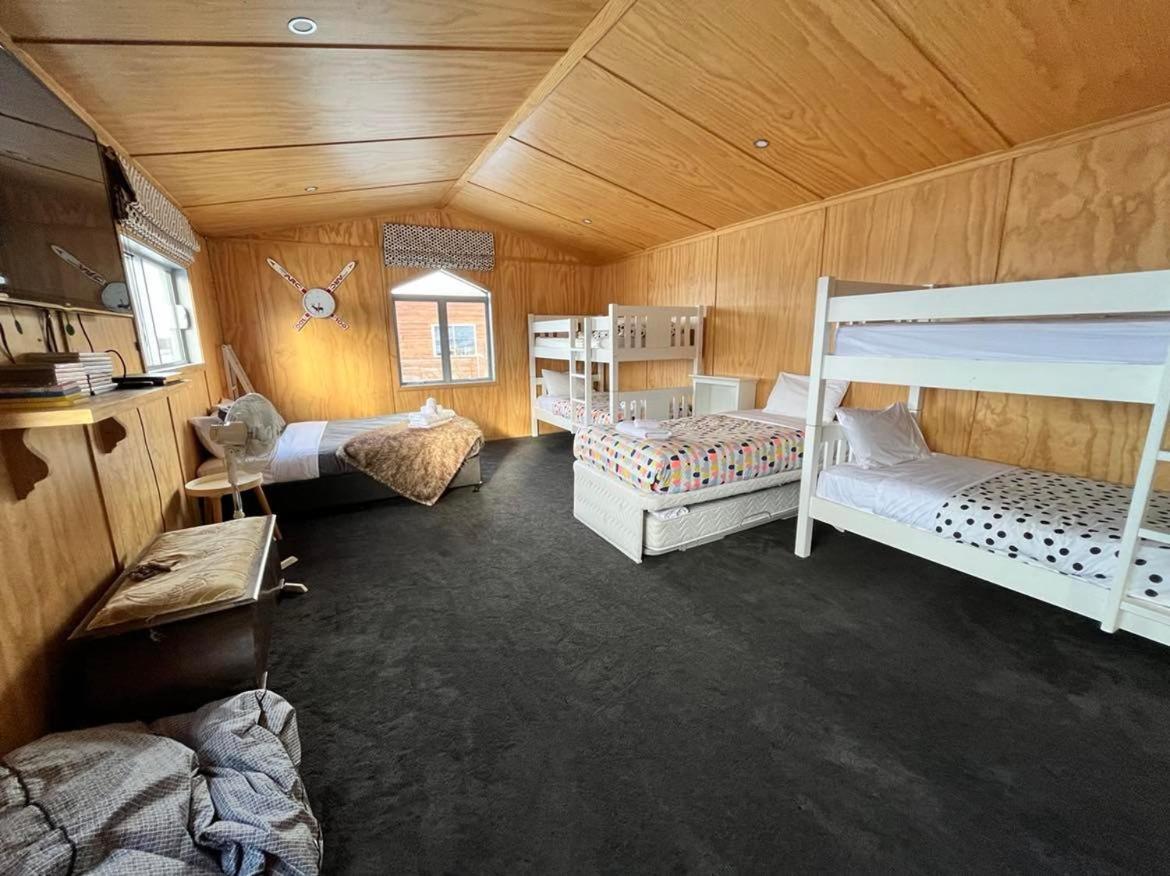 Tractor Shed Villa Лейк Текапо Екстериор снимка