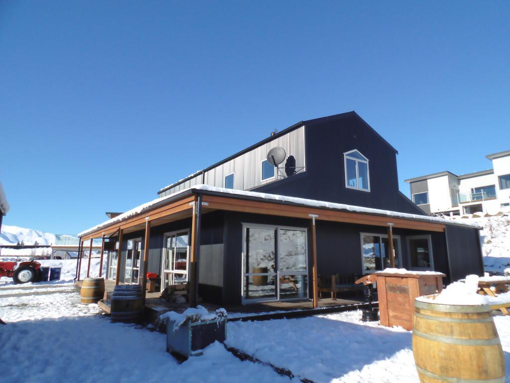 Tractor Shed Villa Лейк Текапо Екстериор снимка